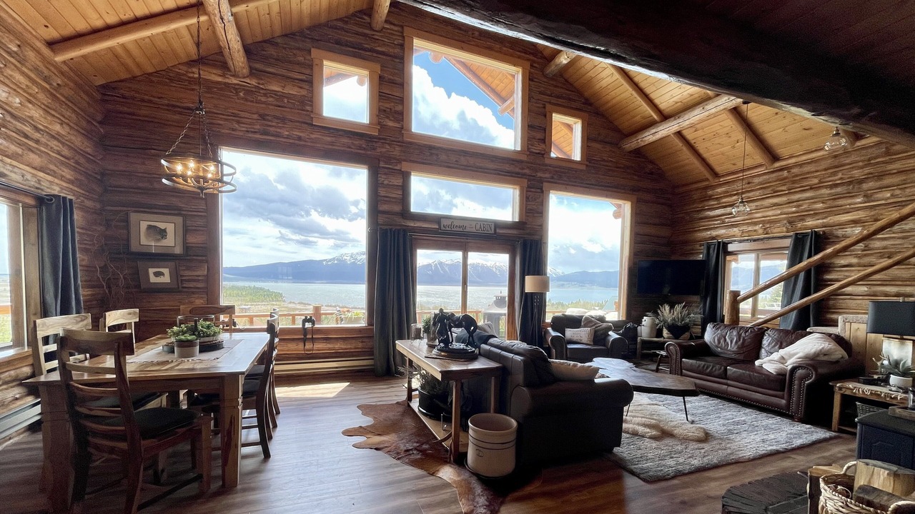 Photo of Livingroom in Island Park