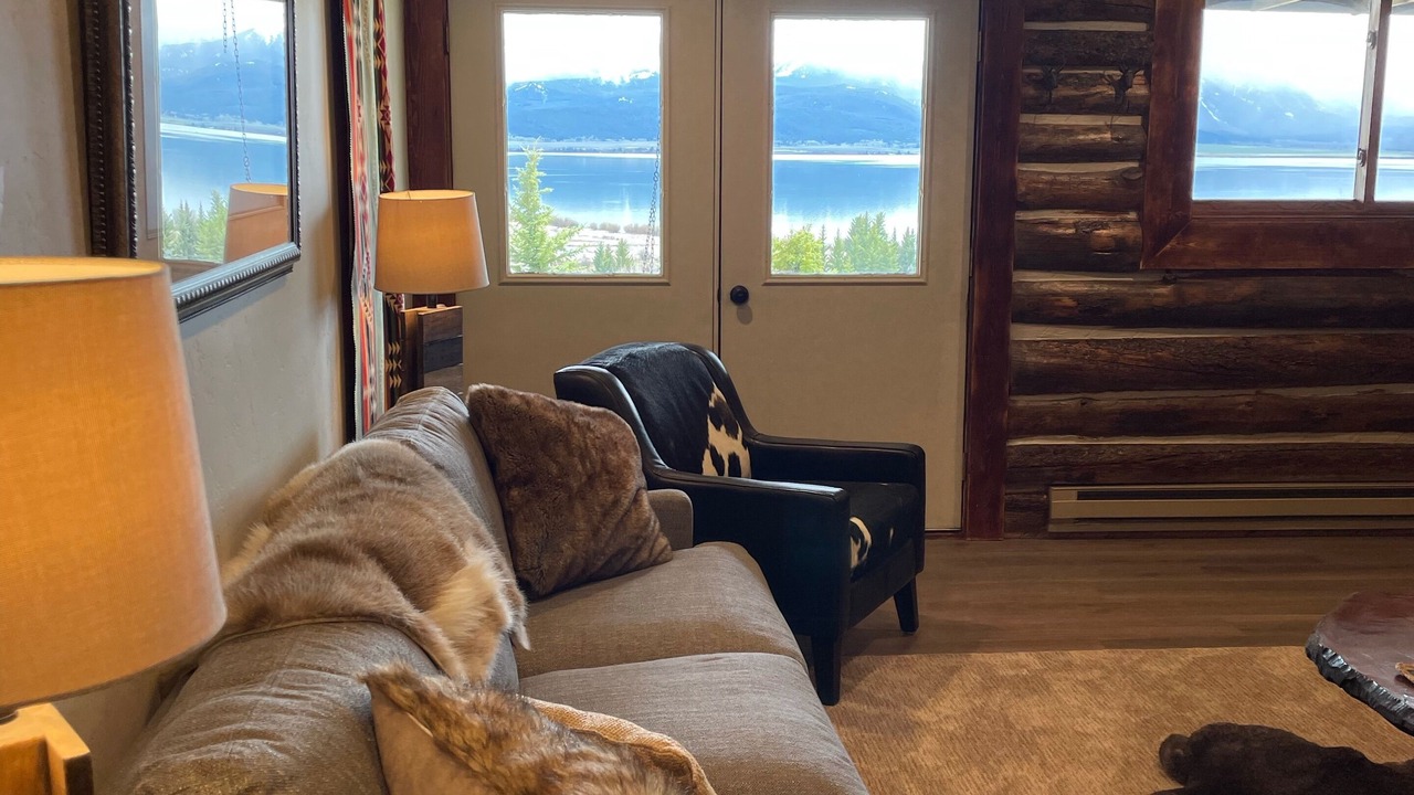 Photo of Livingroom in Island Park