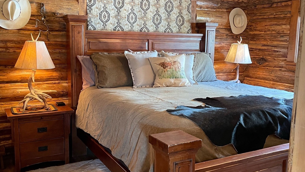 Photo of Bedroom in Island Park