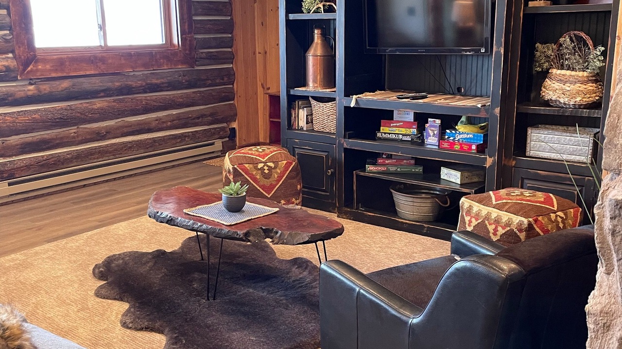 Photo of Livingroom in Island Park