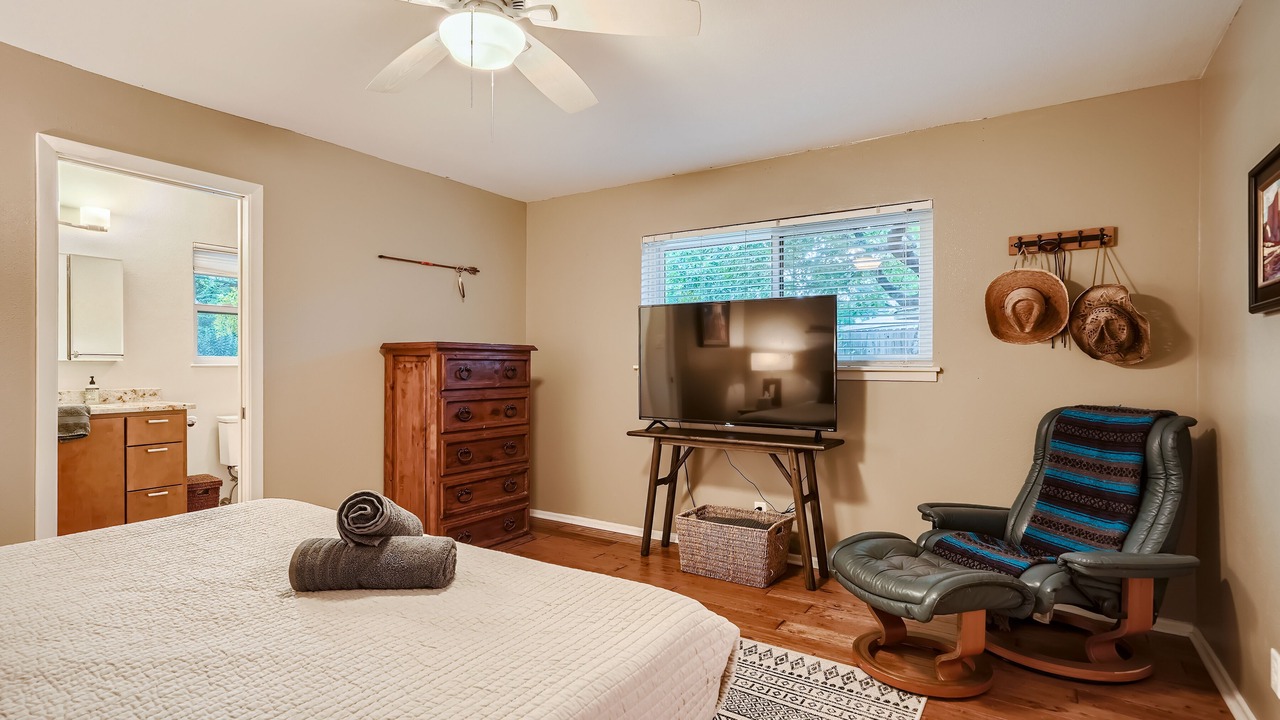 Photo of Bedroom in University Hills and Windsor Park