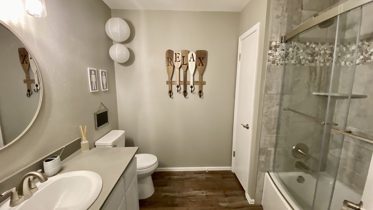 Photo of Bathroom in Hoyt