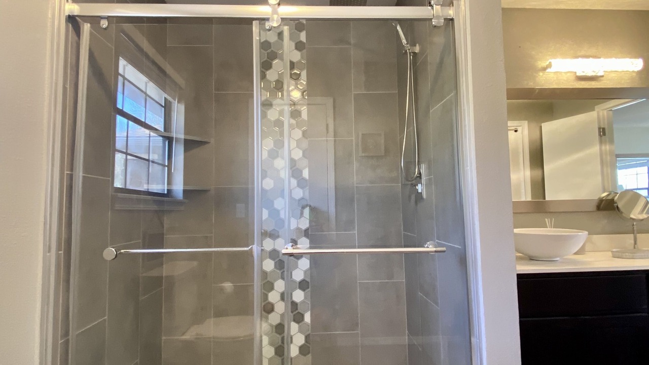 Photo of Bathroom in Hoyt