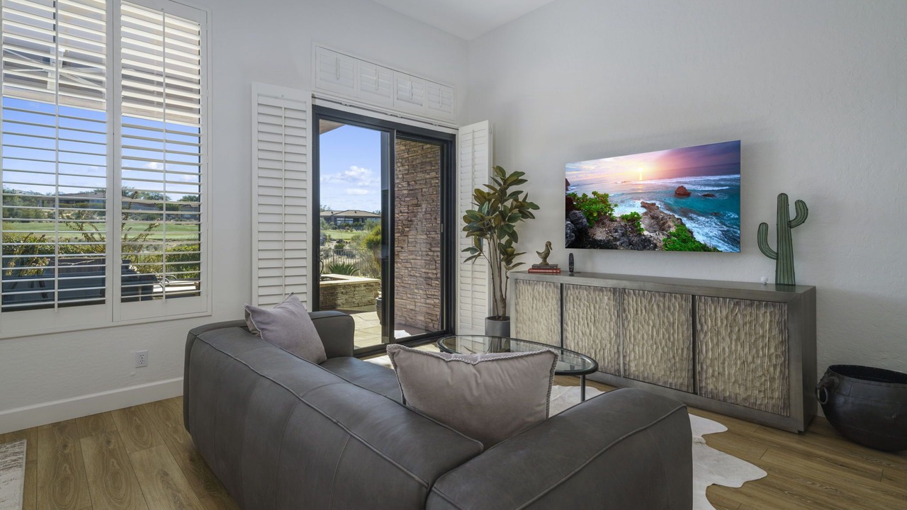 Photo of Livingroom in Legend Trail