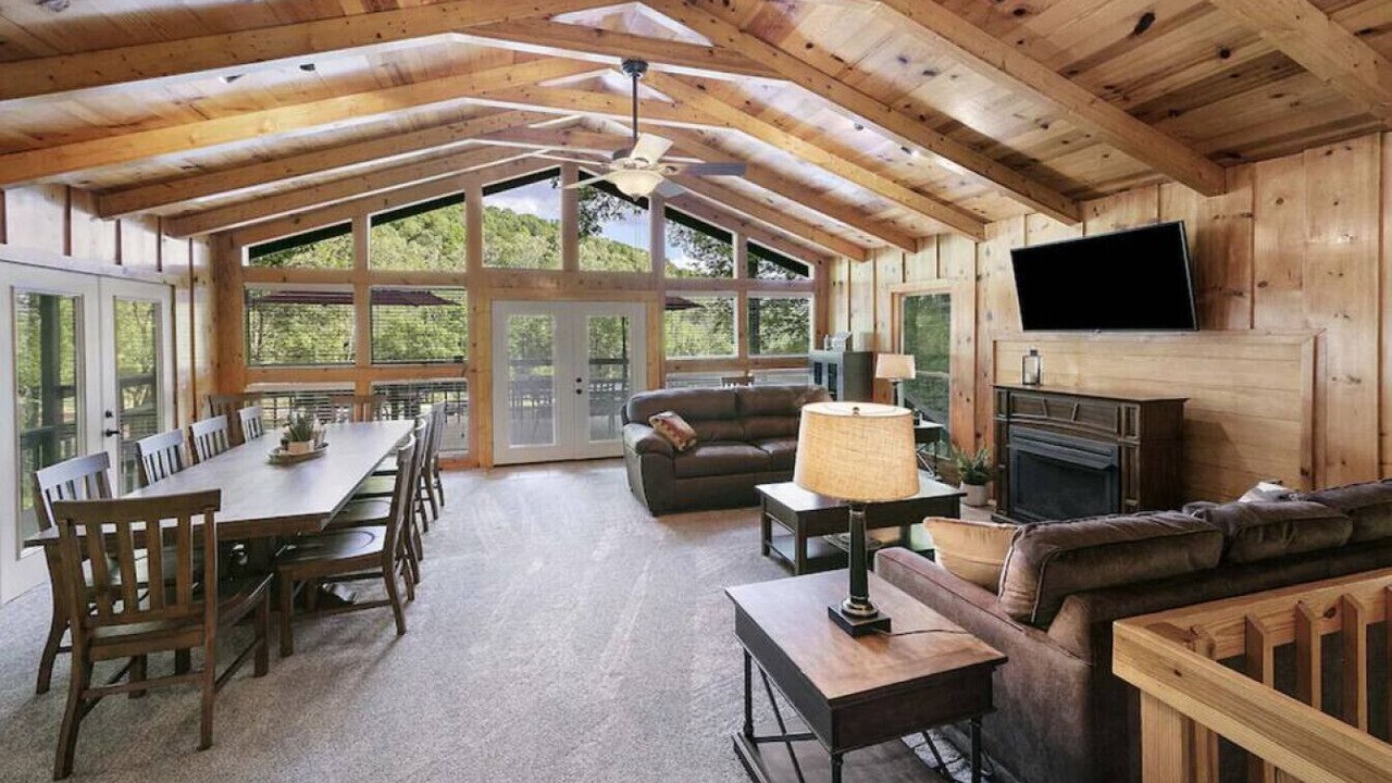 Photo of Livingroom in Flat Hollow Marina