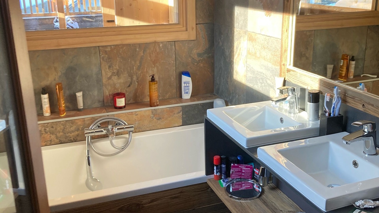 Photo of Bathroom in Viel-Alpe