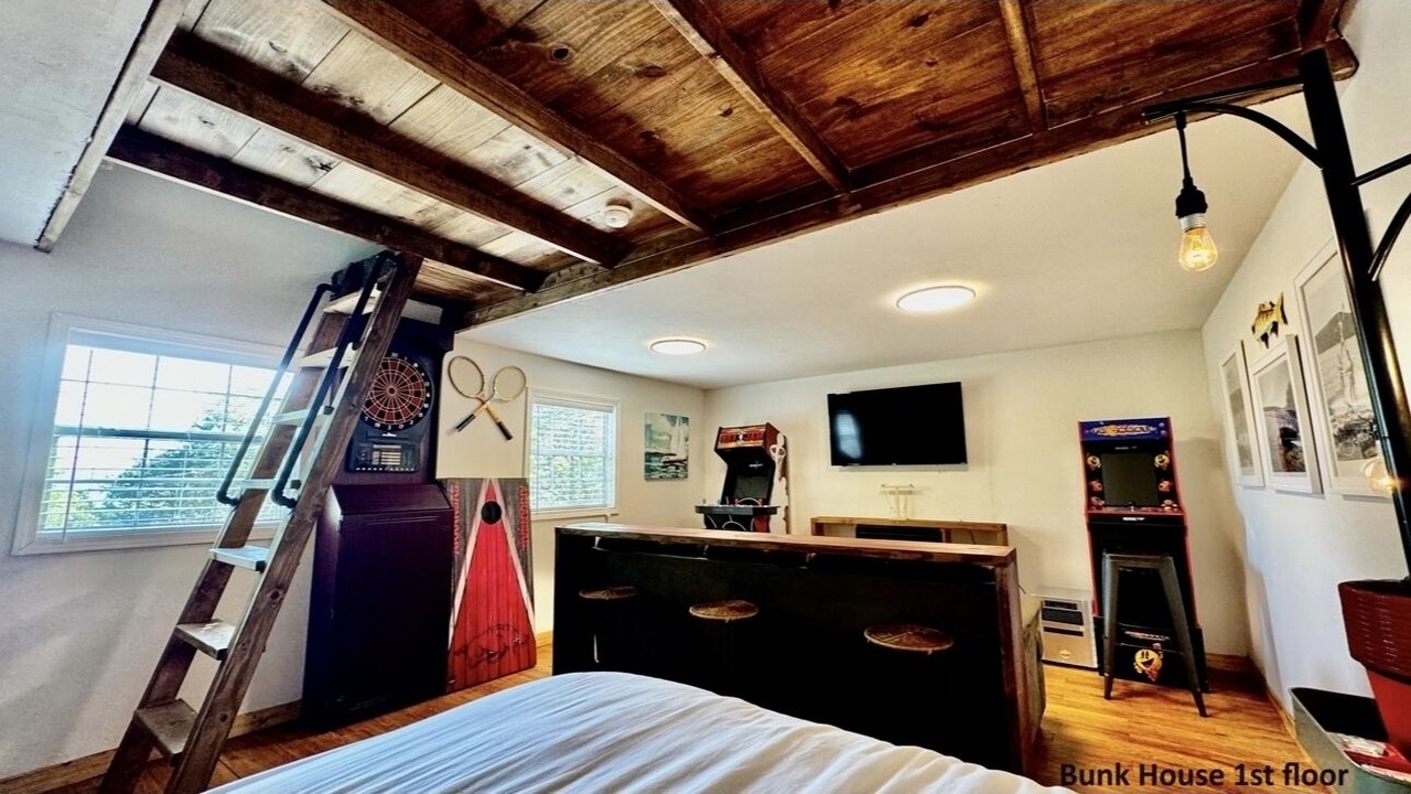 Photo of Bedroom in Lost Bridge Village
