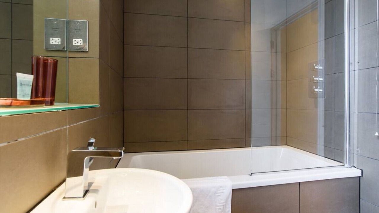 Photo of Bathroom in Roath