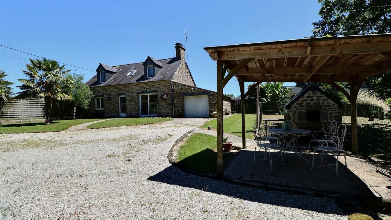 Photo of Outdoor in La Selle-en-Cogles