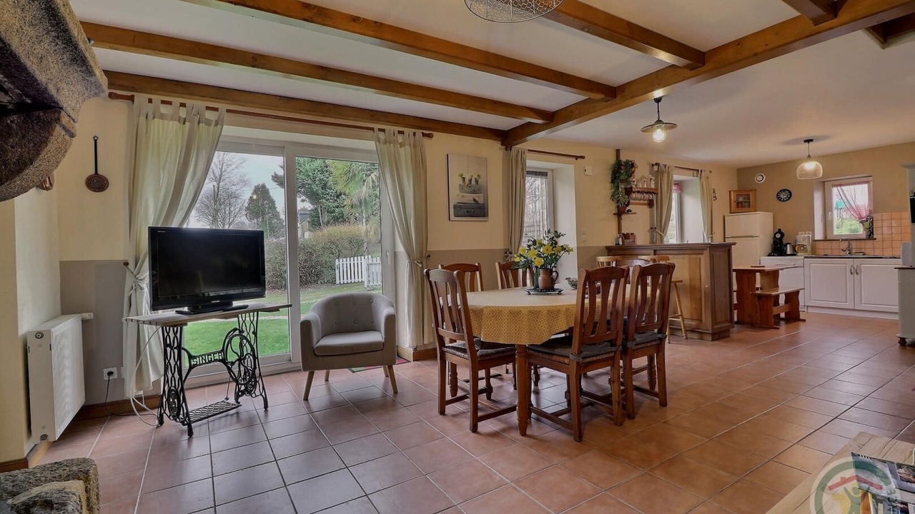 Photo of Livingroom in La Selle-en-Cogles