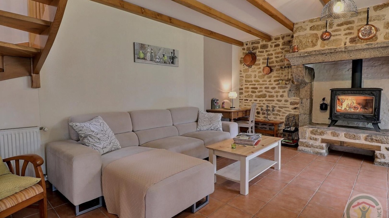 Photo of Livingroom in La Selle-en-Cogles
