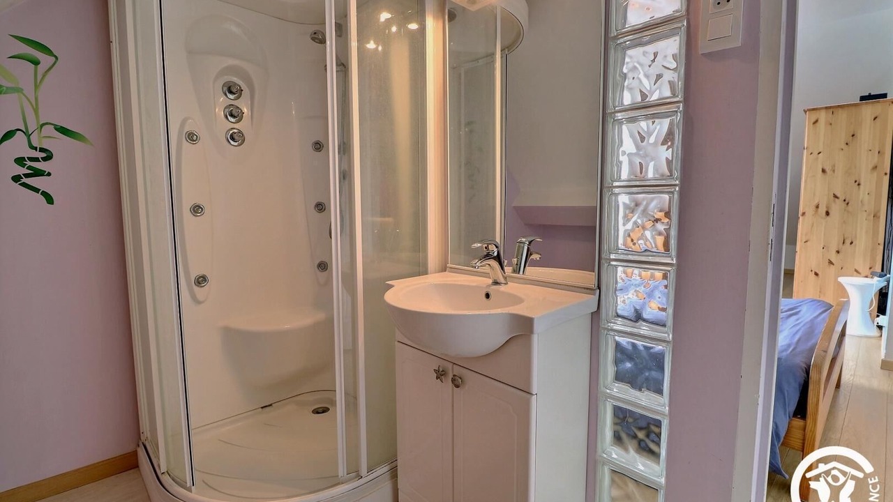 Photo of Bathroom in Romagne