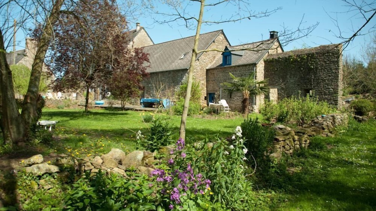 Photo of Outdoor in Saint-Broladre