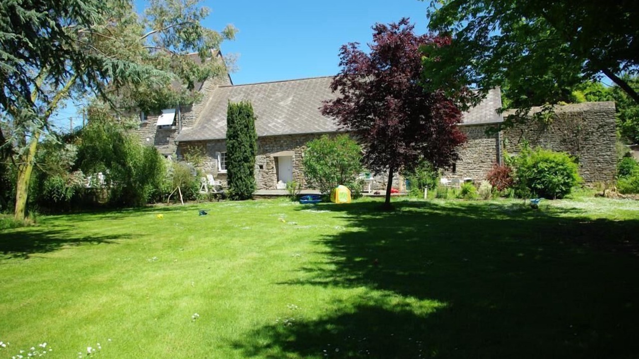 Photo of Outdoor in Saint-Broladre