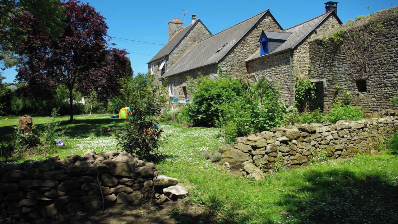 Photo of Outdoor in Saint-Broladre