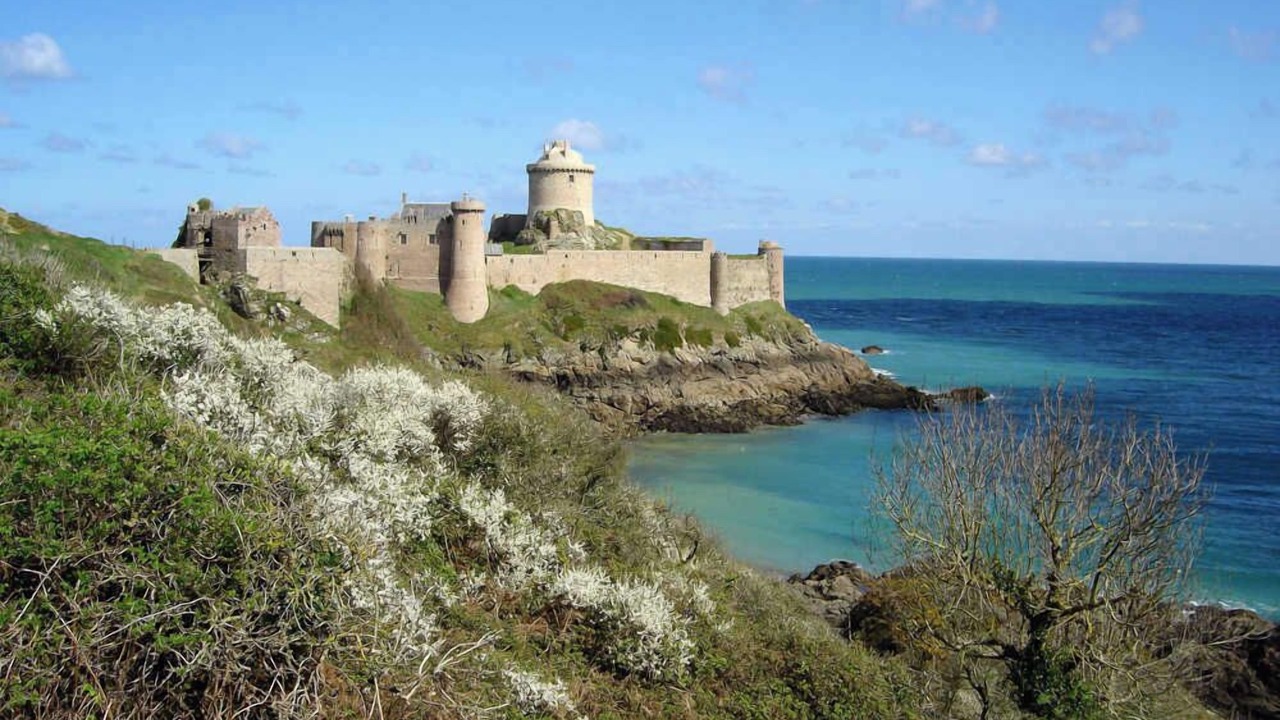 Photo of Others in Saint-Broladre