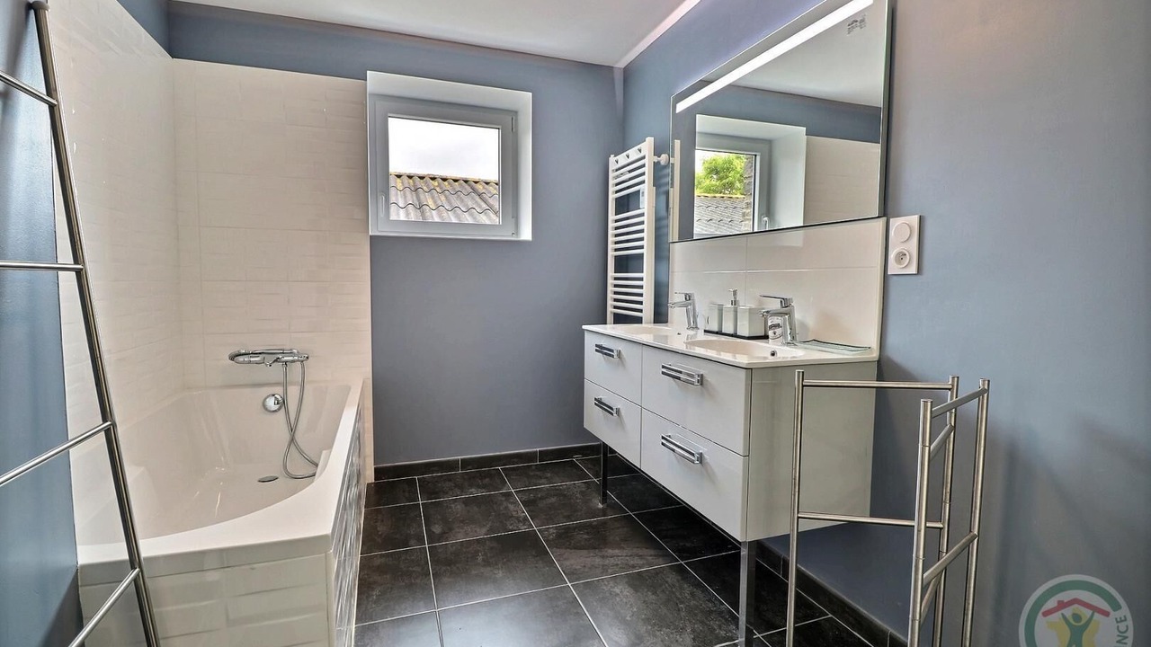 Photo of Bathroom in La Ville-es-Nonais
