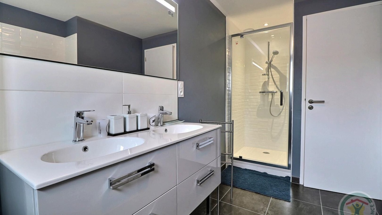 Photo of Bathroom in La Ville-es-Nonais