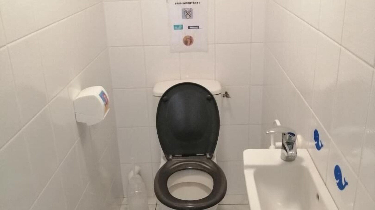 Photo of Bathroom in Pludual