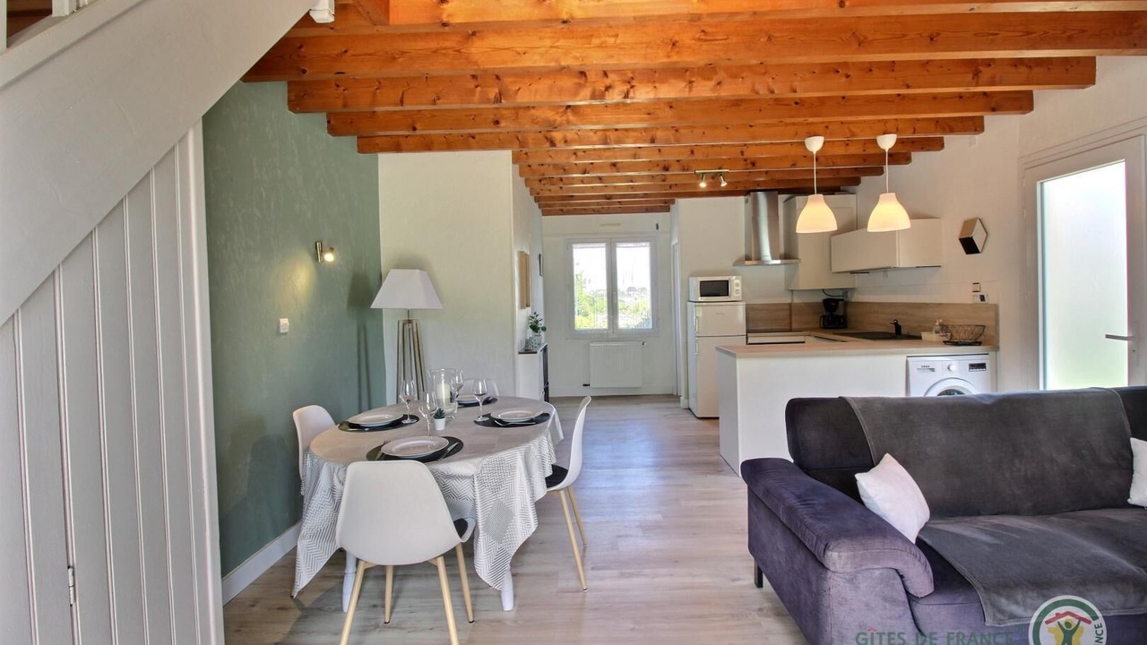 Photo of Others in Cite