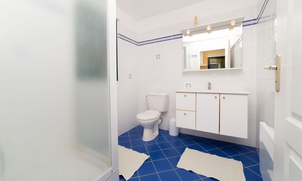 Photo of Bathroom in Langoat