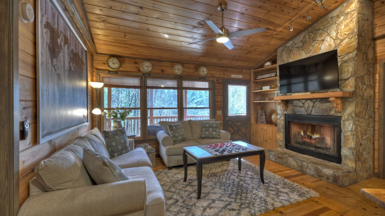 Photo of Livingroom in Hidden Lake