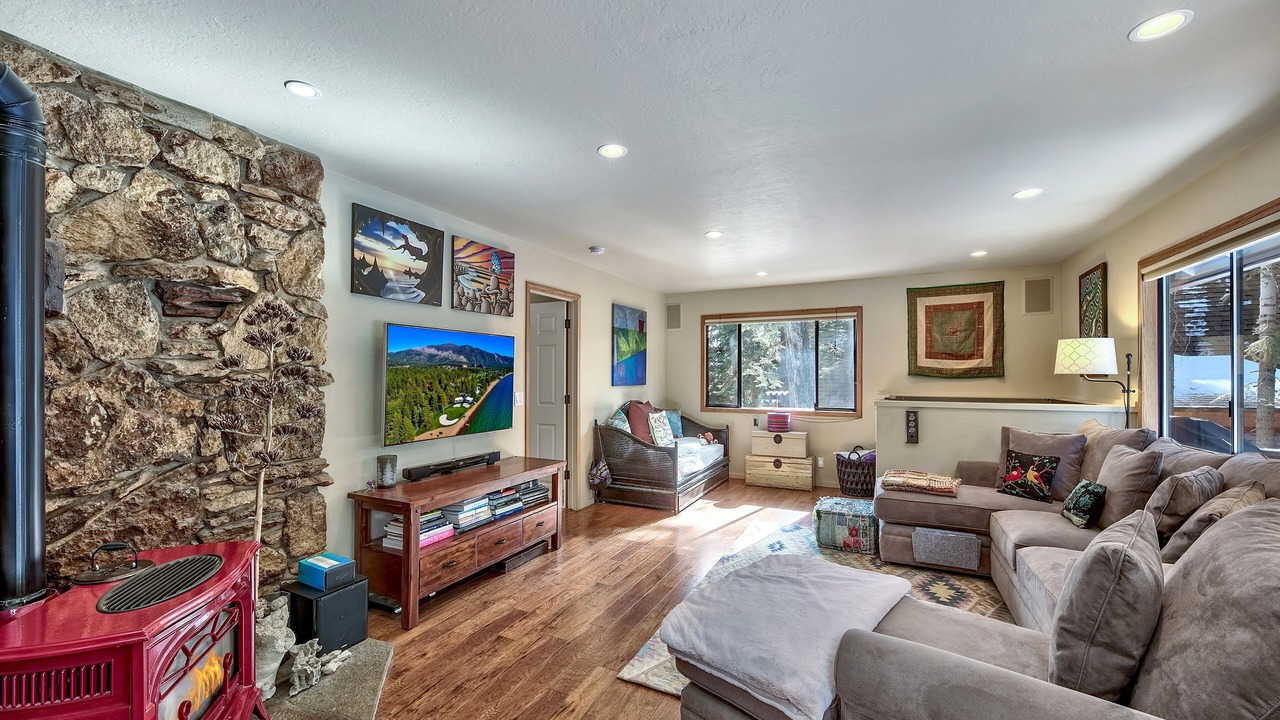 Photo of Livingroom in Tahoe Vista
