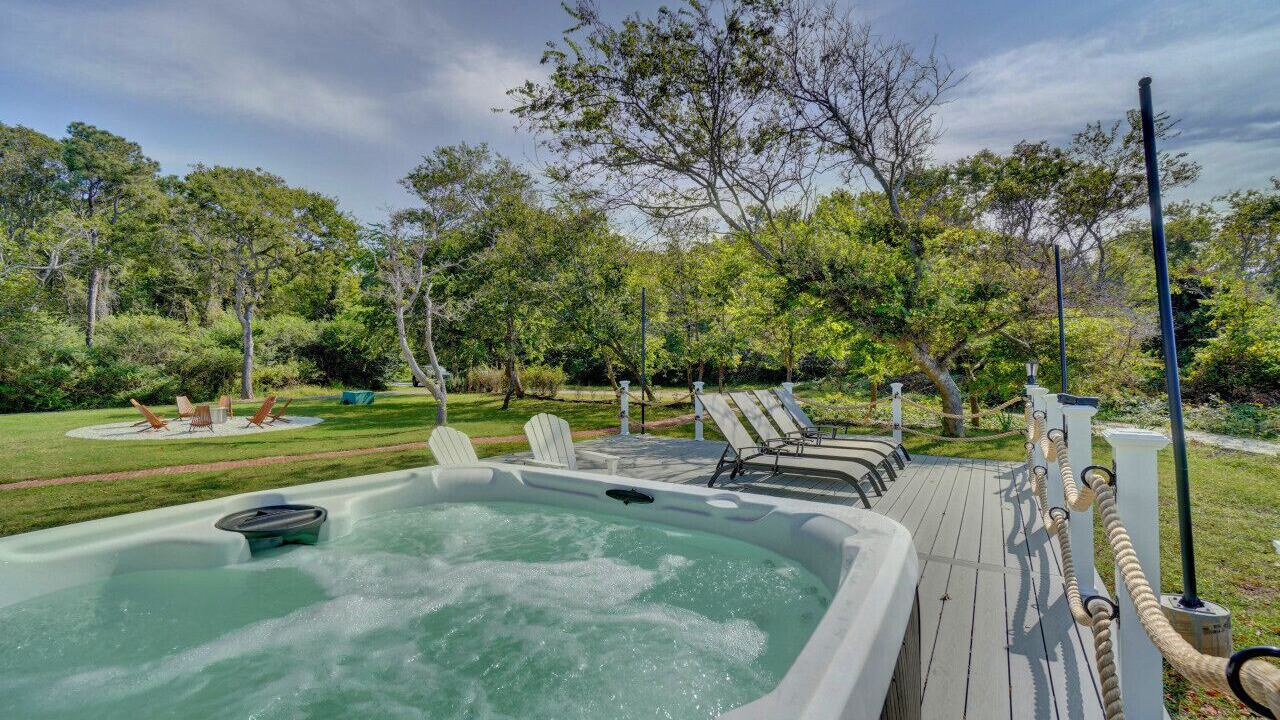 Photo of Outdoor in Picketts Harbor