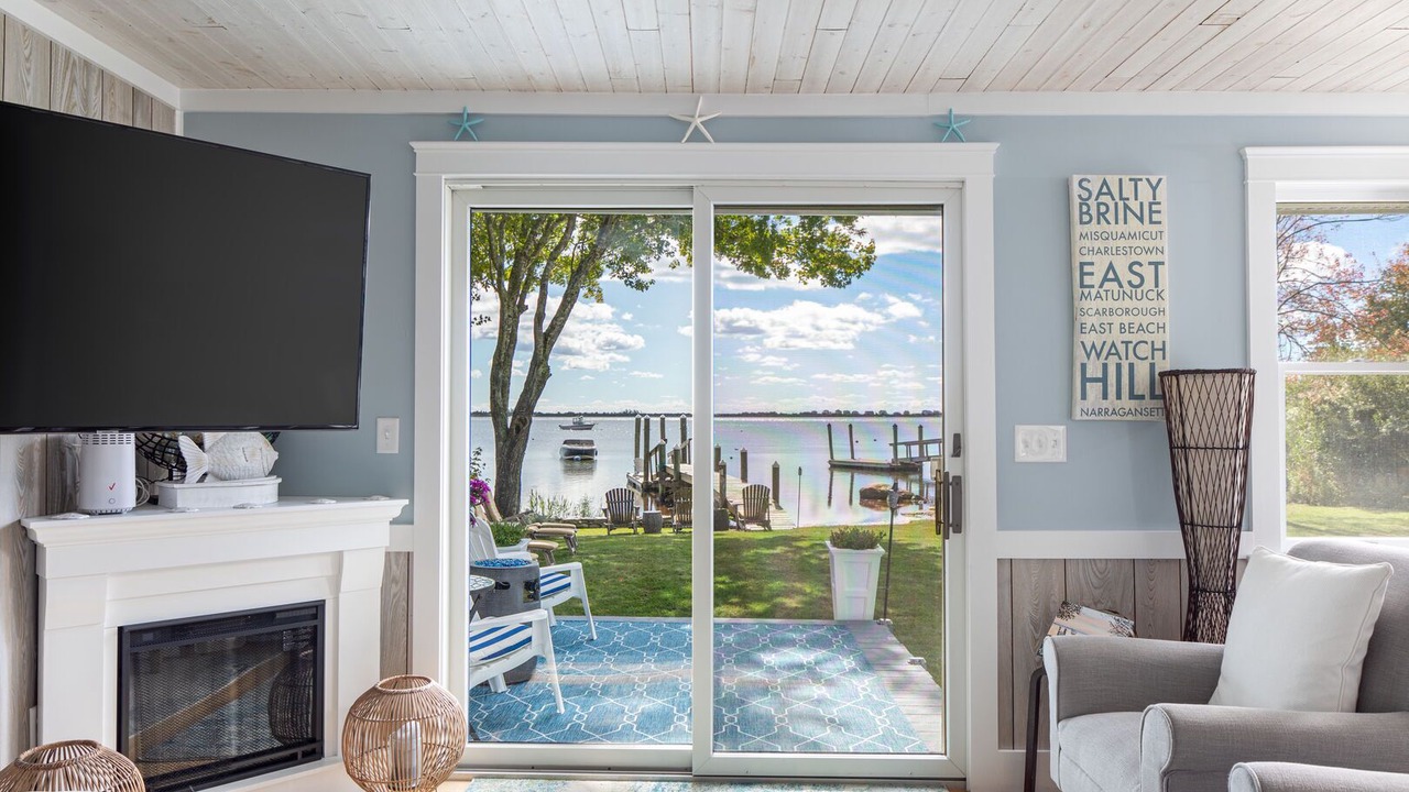 Photo of Livingroom in Charlestown