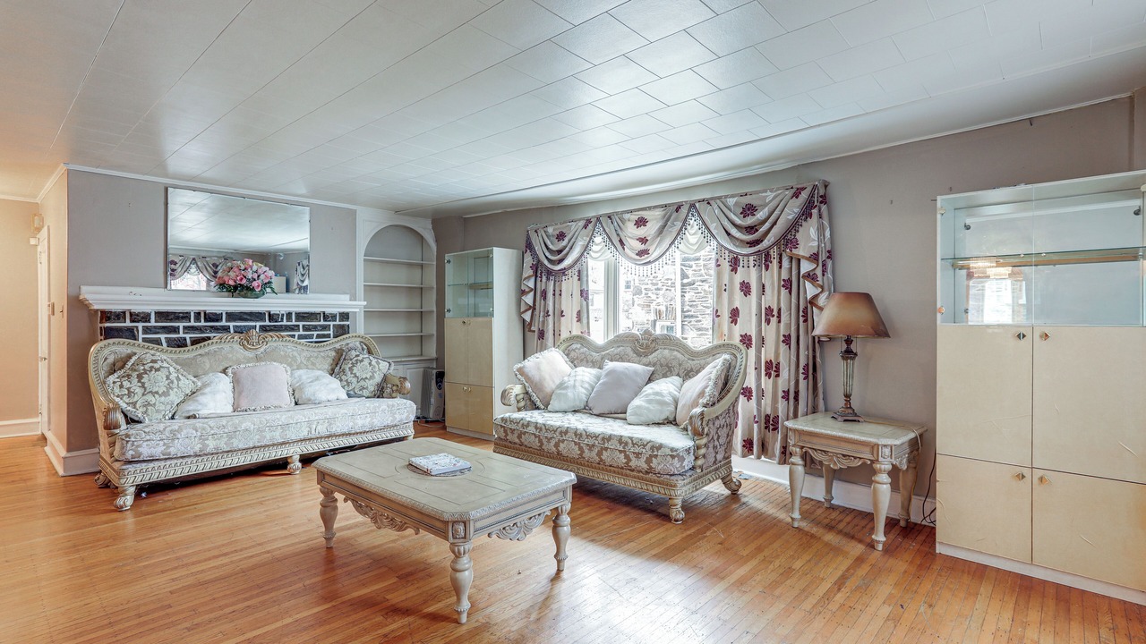 Photo of Bedroom in Upper Darby