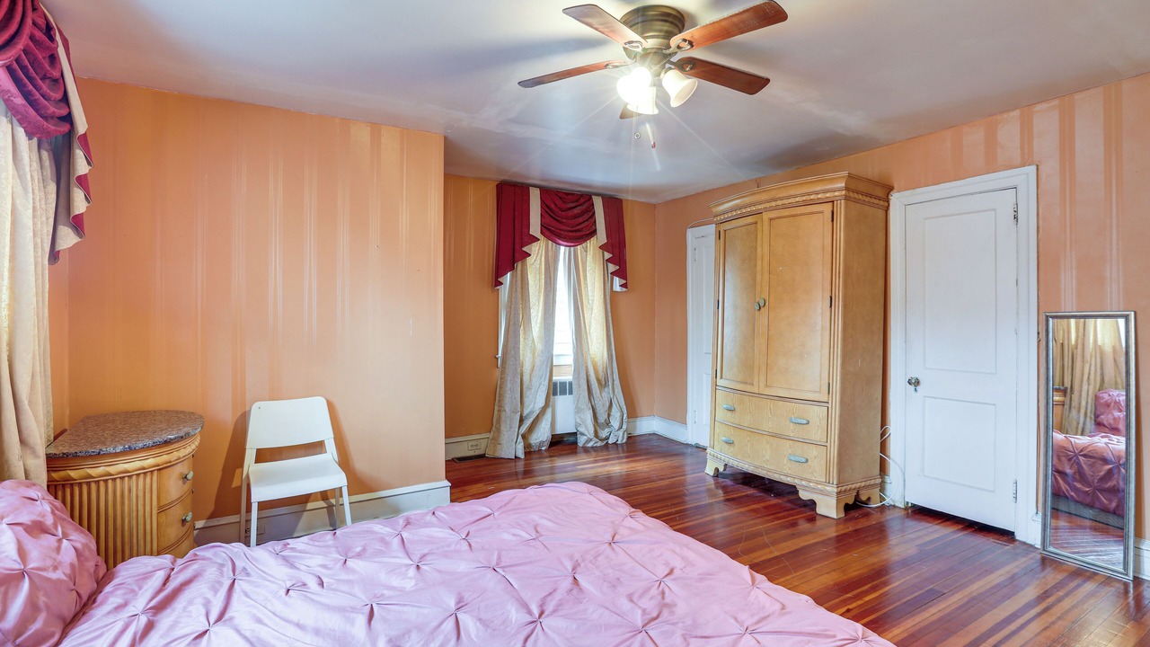 Photo of Bedroom in Upper Darby