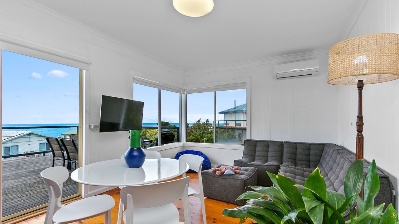 Photo of Livingroom in Skenes Creek