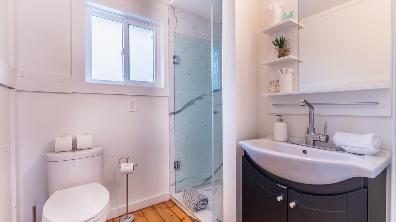 Photo of Bathroom in Wainfleet