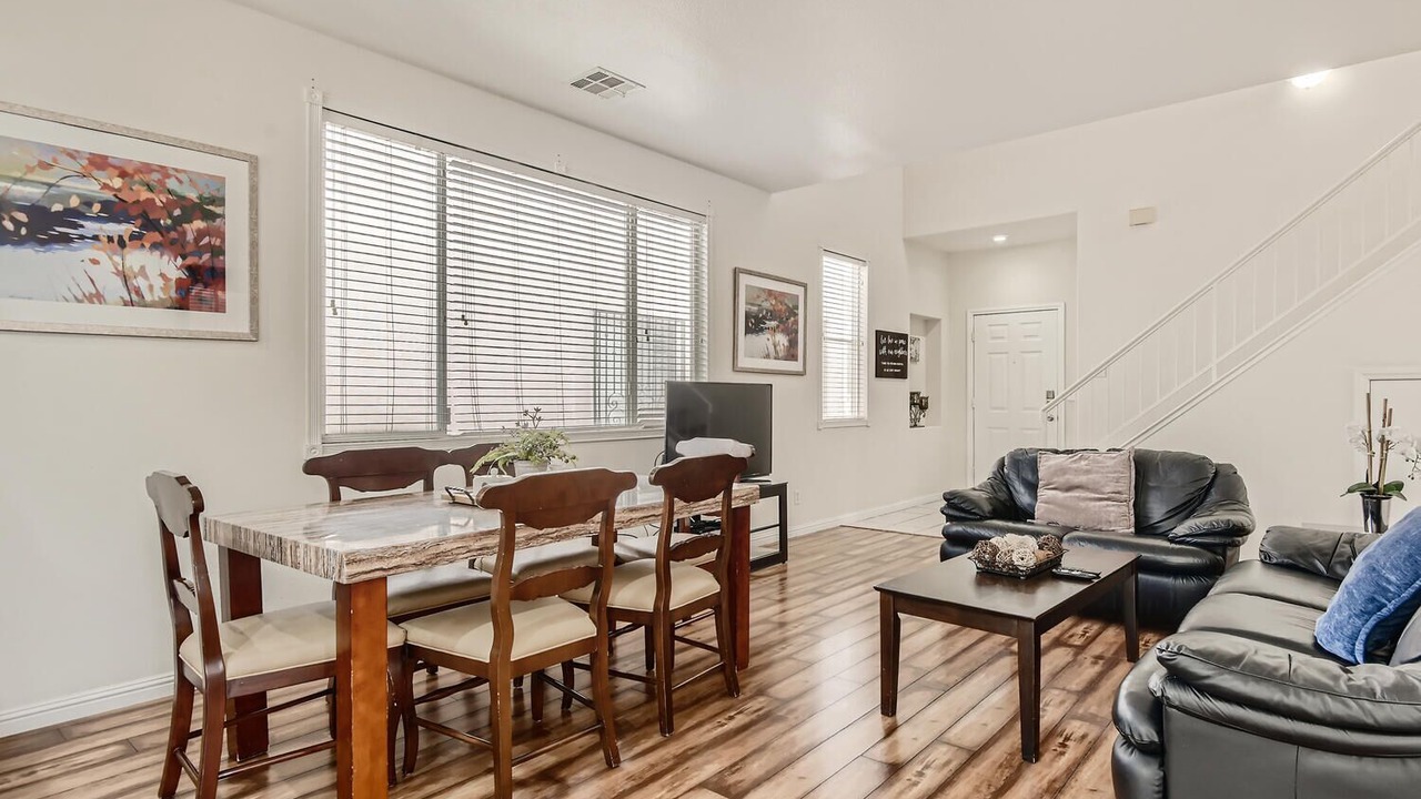 Photo of Livingroom in Spring Valley