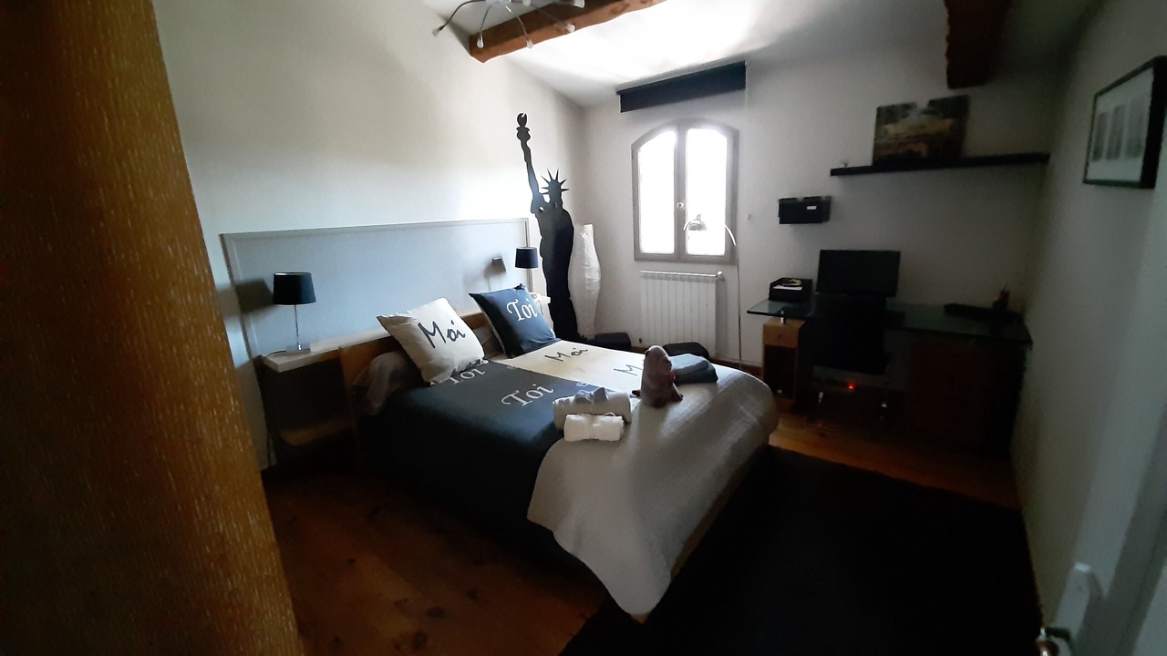 Photo of Bedroom in Contes