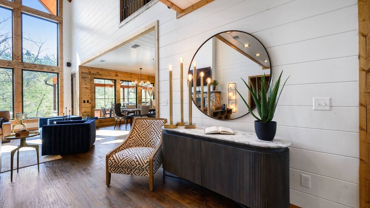 Photo of Livingroom in Broken Bow