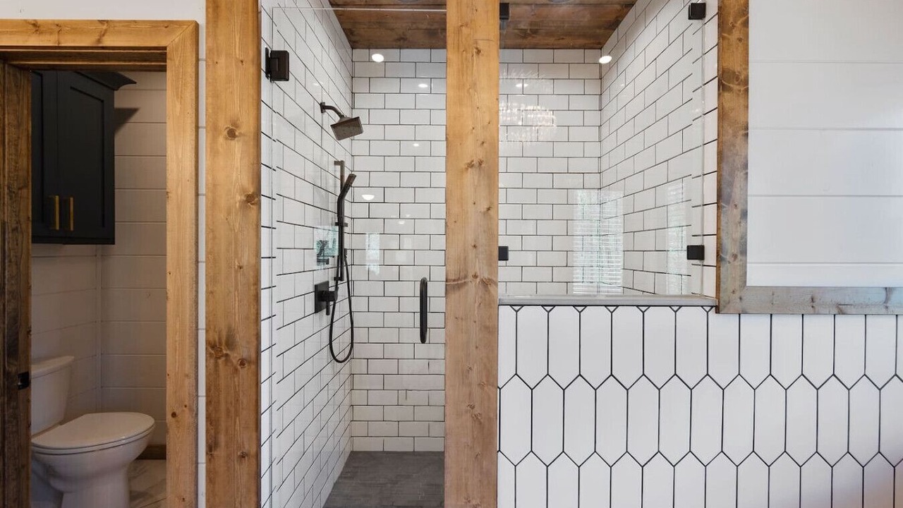 Photo of Bathroom in Broken Bow