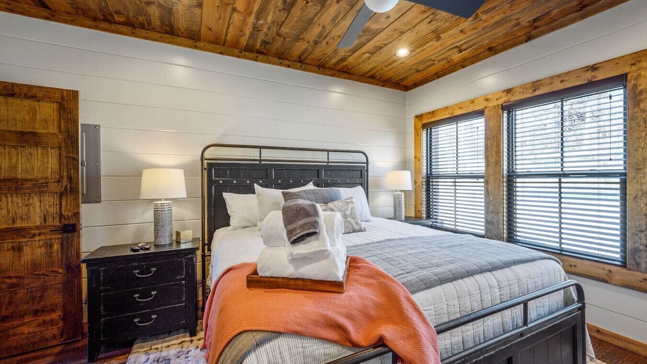 Photo of Bedroom in Broken Bow