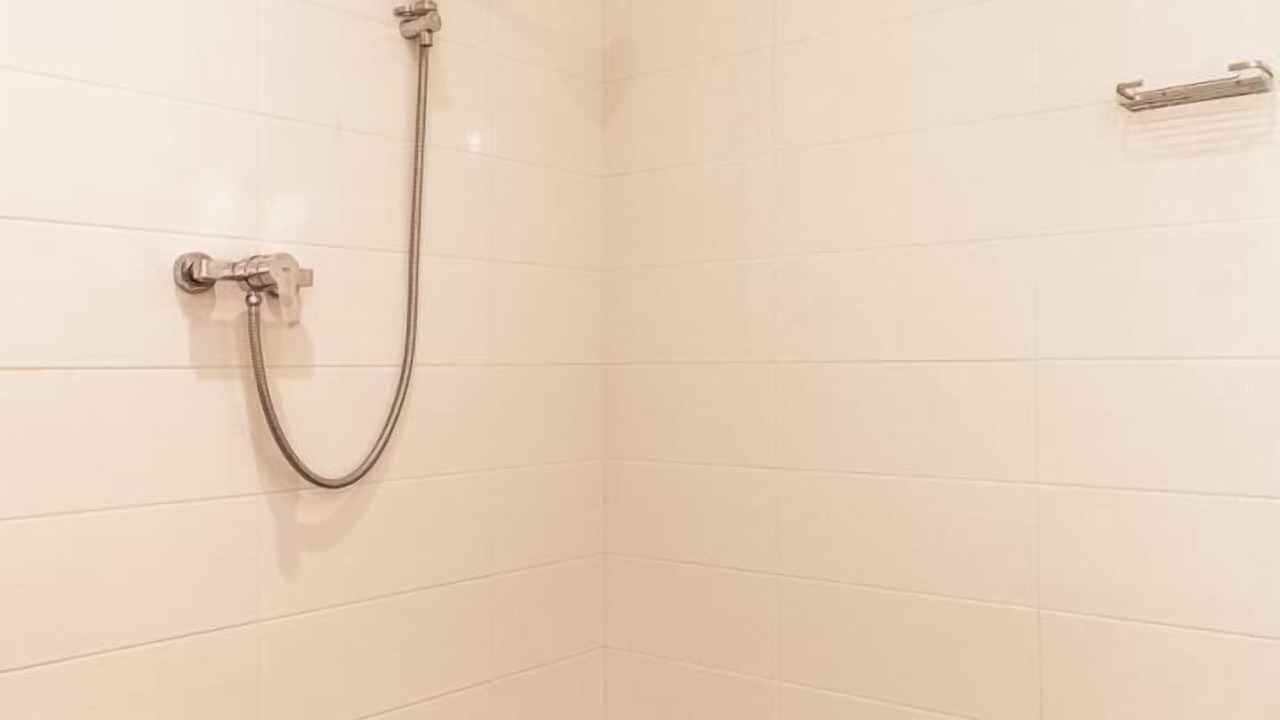 Photo of Bathroom in Cortambert