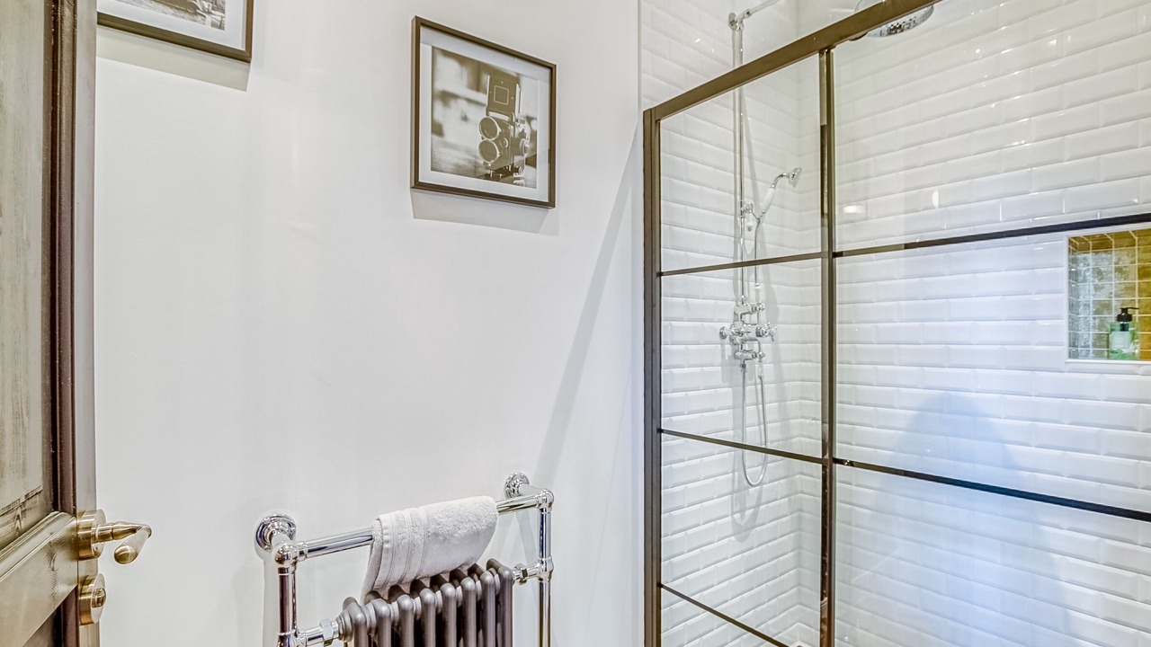 Photo of Bathroom in Guise