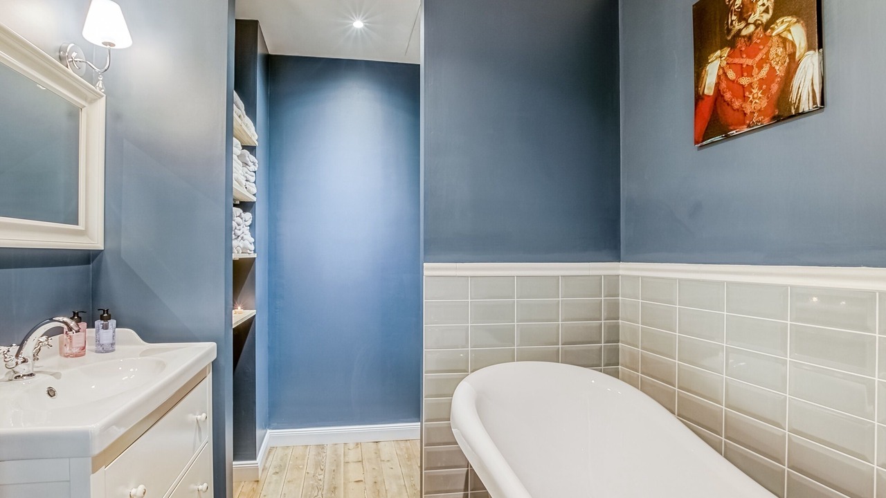 Photo of Bathroom in Guise