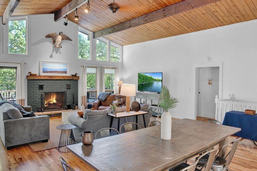 Photo of Livingroom in Pocono Mountain Lake