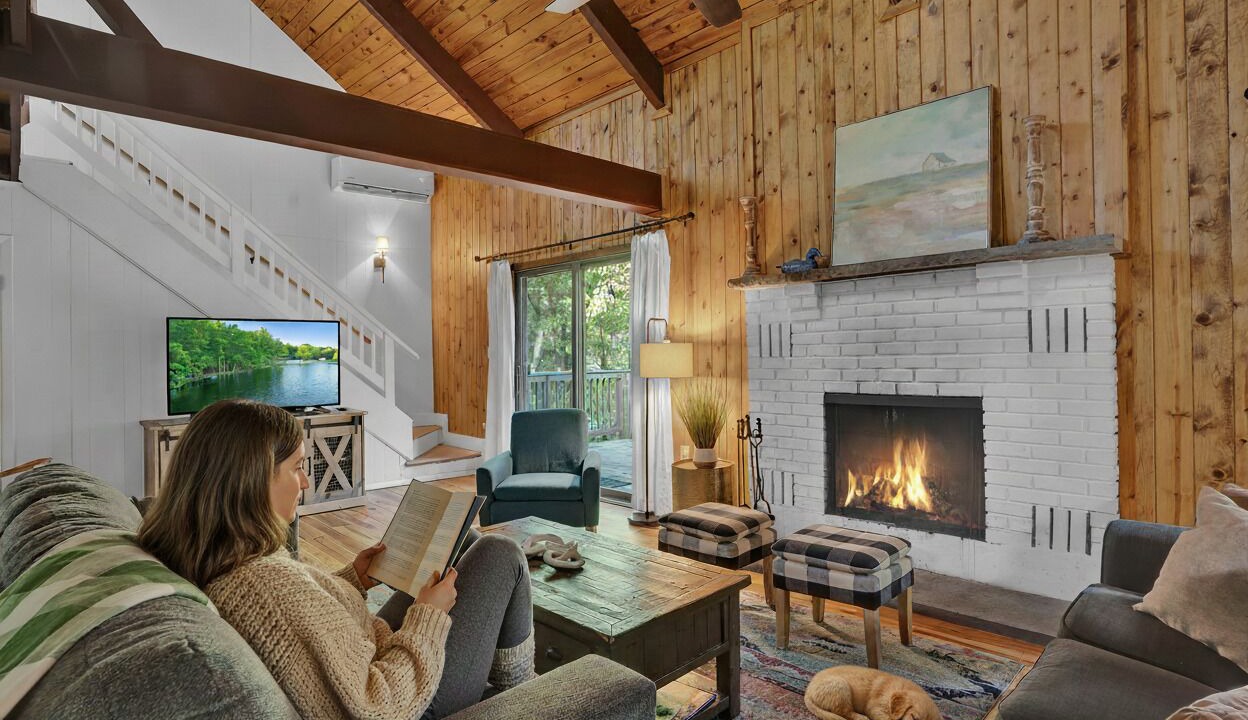 Photo of Livingroom in Pocono Mountain Lake