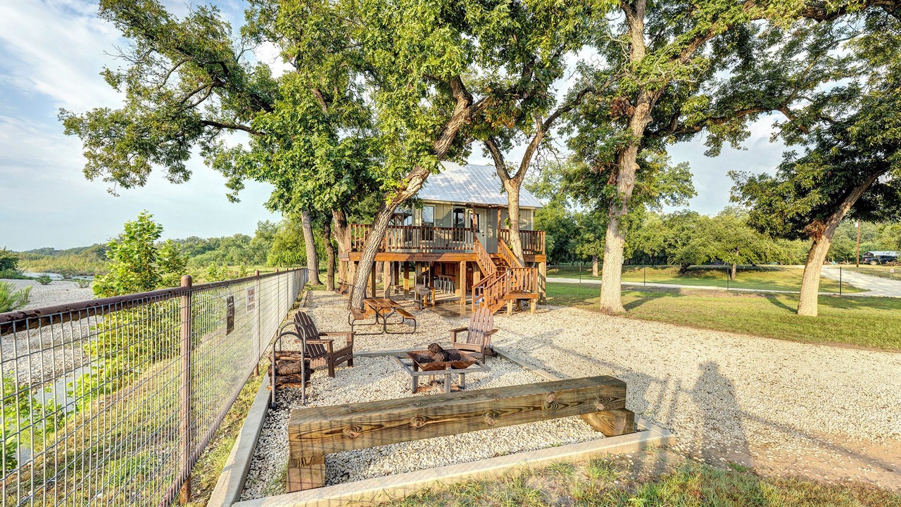 Photo of Patio Balcony in Uvalde