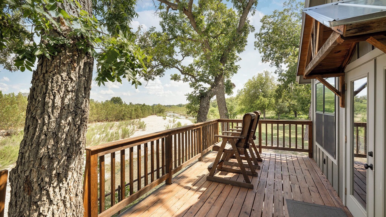 Photo of Patio Balcony in Uvalde
