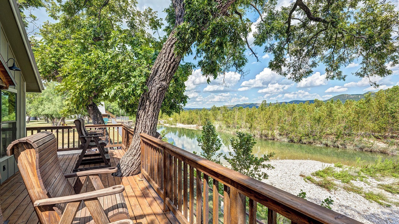 Photo of Patio Balcony in Uvalde