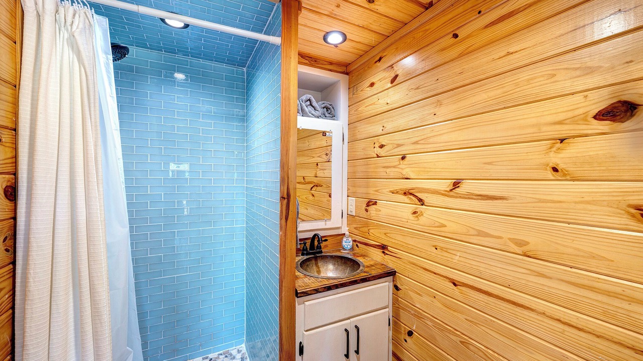 Photo of Bathroom in Uvalde
