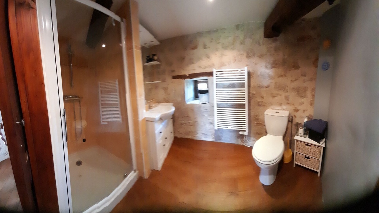 Photo of Bathroom in Saint-Cyr-des-Gats