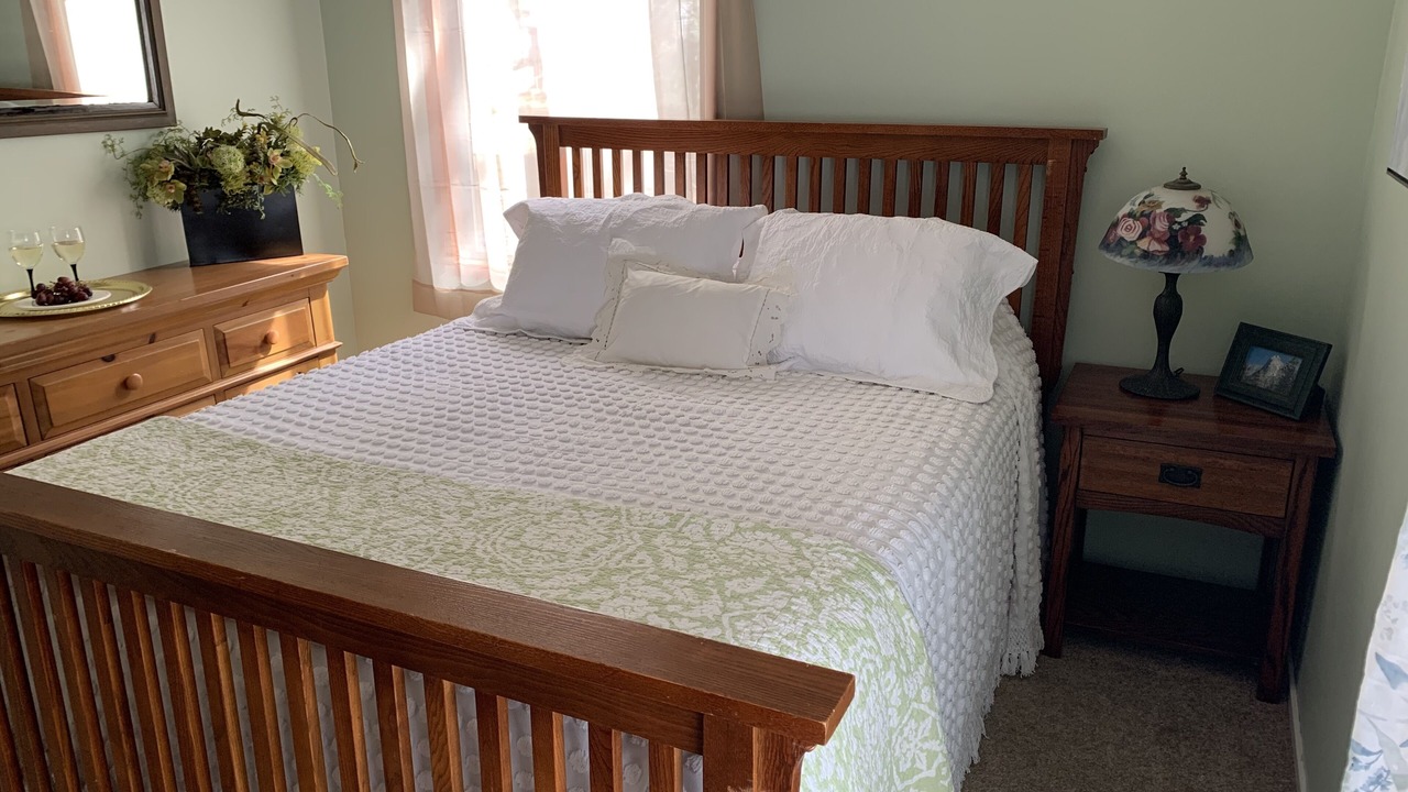 Photo of Bedroom in Pine Cove