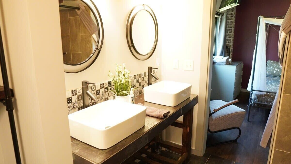 Photo of Bathroom in Niles